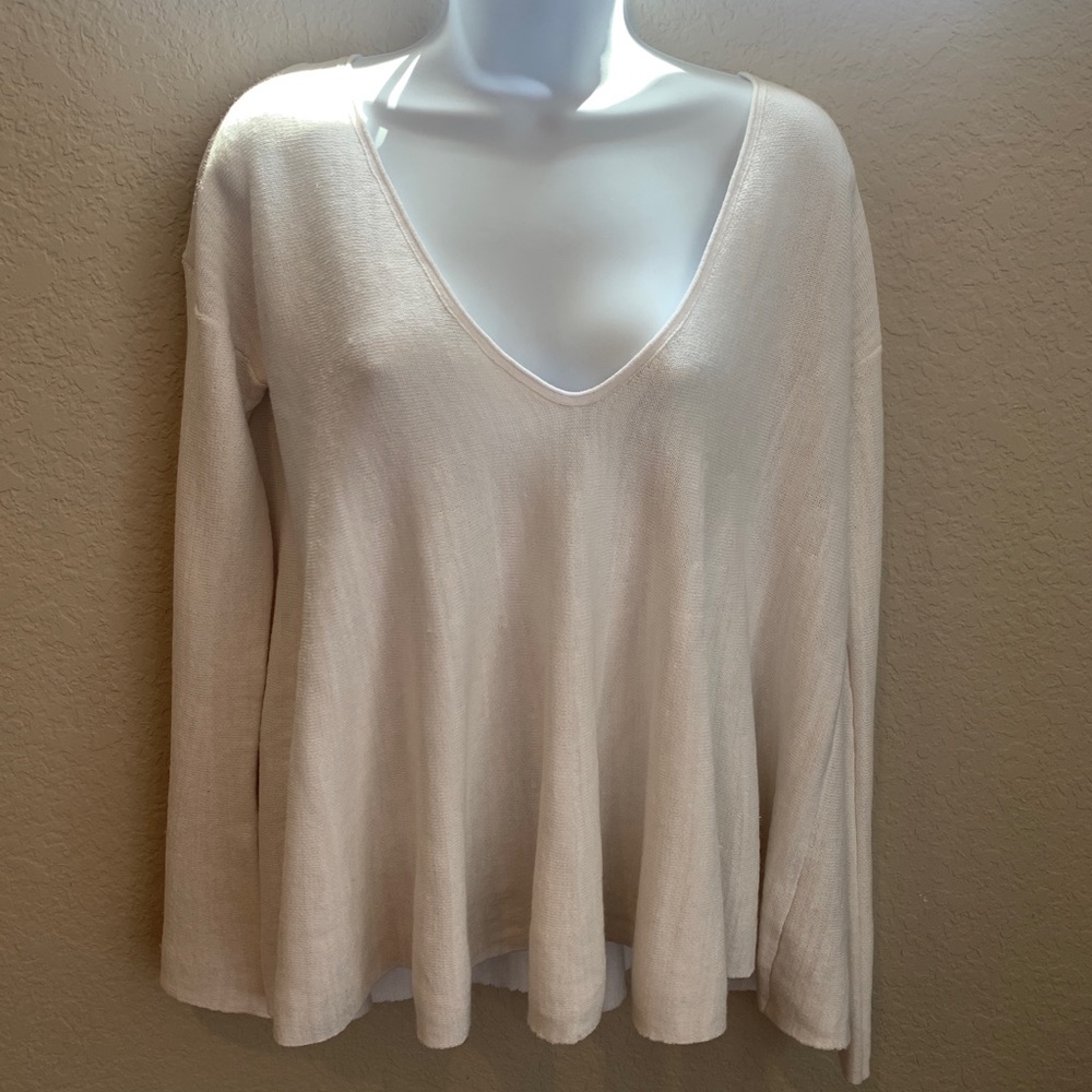 Like New Free People sweater. Bell bottom. Bell sleeves.
